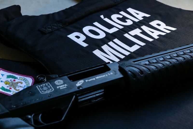 Governo do Pará realizou a entrega de 3.500 novos coletes balísticos, 508 armários de aço e 290 espingardas, calibre 12, para a Polícia Militar do Pará, na manhã desta quinta-feira (1º). 

FOTO: JADER PAES / AGÊNCIA PARÁ
DATA: 01.08.2019
BELÉM - PARÁ <div class='credito_fotos'>Foto: JADER PAES / AG. PARÁ   |   <a href='/midias/2019/originais/5238_entregadecoletes-jaderpaes-agpara73.jpg' download><i class='fa-solid fa-download'></i> Download</a></div>
