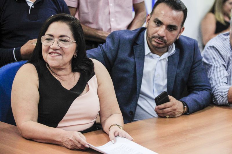 CURRALINHO - “Dedicação, empenho e esforço político. O Governador está fazendo o que prometeu, um governo presente, atuando por todos os municípios do Pará”, disse Alda Aires, prefeita de Curralinho. <div class='credito_fotos'>Foto: Maycon Nunes / Ag. Pará   |   <a href='/midias/2019/originais/5274_01.jpg' download><i class='fa-solid fa-download'></i> Download</a></div>