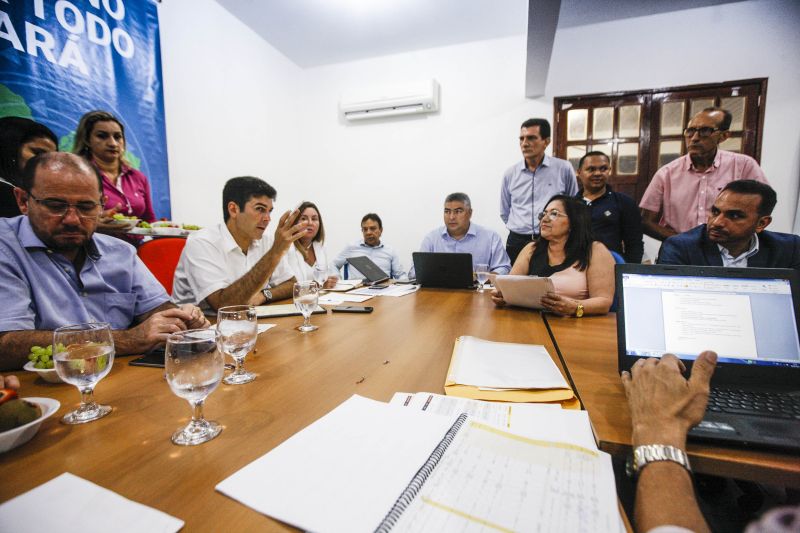 CURRALINHO - “Dedicação, empenho e esforço político. O Governador está fazendo o que prometeu, um governo presente, atuando por todos os municípios do Pará”, disse Alda Aires, prefeita de Curralinho. <div class='credito_fotos'>Foto: Maycon Nunes / Ag. Pará   |   <a href='/midias/2019/originais/5274_04.jpg' download><i class='fa-solid fa-download'></i> Download</a></div>