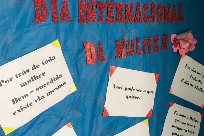 Uma programação animada, inclusiva e diversificada marcou as comemorações ao Dia Internacional da Mulher, nesta sexta-feira (08), das servidoras e adolescentes que cumprem medida socioeducativa de internação no Centro Socioeducativo Feminino (Cesef), localizado em Ananindeua, Região Metropolitana de Belém.

FOTO: ASCOM / FASEPA
DATA: 08.03.2019
BELÉM - PA <div class='credito_fotos'>Foto: ASCOM / FASEPA   |   <a href='/midias/2019/originais/52af3f9a-0d84-4a3f-823a-aa8a31bc5134.jpg' download><i class='fa-solid fa-download'></i> Download</a></div>