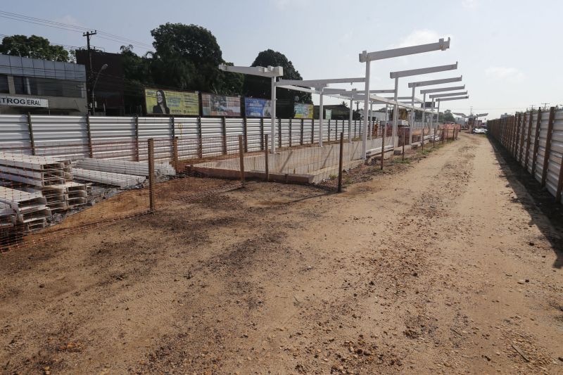 VISITA DO GOVERNADOR AS OBRAS DA NONA BR. <div class='credito_fotos'>Foto: Marcelo Seabra / Ag. Pará   |   <a href='/midias/2019/originais/5343_20190824090132__mg_0281.jpg' download><i class='fa-solid fa-download'></i> Download</a></div>