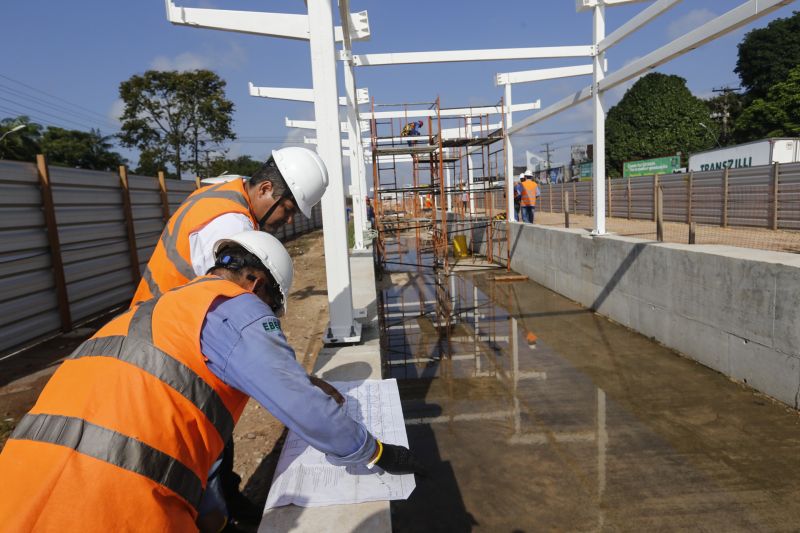 VISITA DO GOVERNADOR AS OBRAS DA NONA BR. <div class='credito_fotos'>Foto: Marcelo Seabra / Ag. Pará   |   <a href='/midias/2019/originais/5343_20190824091035__mg_0308.jpg' download><i class='fa-solid fa-download'></i> Download</a></div>