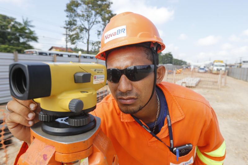 VISITA DO GOVERNADOR AS OBRAS DA NONA BR. <div class='credito_fotos'>Foto: Marcelo Seabra / Ag. Pará   |   <a href='/midias/2019/originais/5343_20190824091641__mg_0366.jpg' download><i class='fa-solid fa-download'></i> Download</a></div>