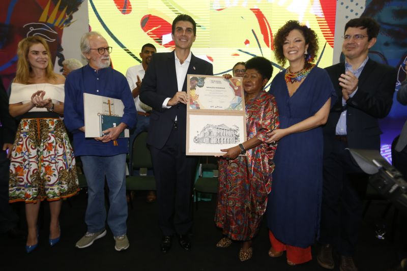 Abertura da Feira do Livro celebra a diversidade e a necessidade de união em prol da Amazônia <div class='credito_fotos'>Foto: Marcelo Seabra / Ag. Pará   |   <a href='/midias/2019/originais/5344_20190824202920__mg_1188.jpg' download><i class='fa-solid fa-download'></i> Download</a></div>