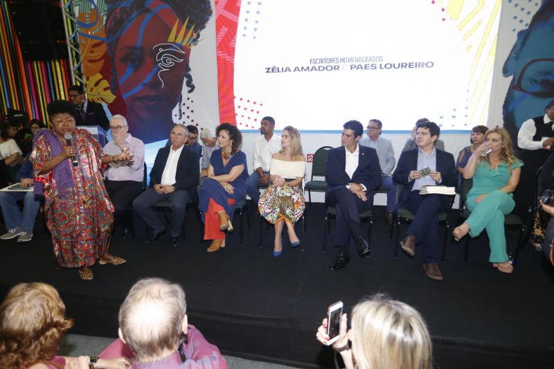 Abertura da Feira do Livro celebra a diversidade e a necessidade de união em prol da Amazônia <div class='credito_fotos'>Foto: Marcelo Seabra / Ag. Pará   |   <a href='/midias/2019/originais/5344_20190824203644__mg_1200.jpg' download><i class='fa-solid fa-download'></i> Download</a></div>