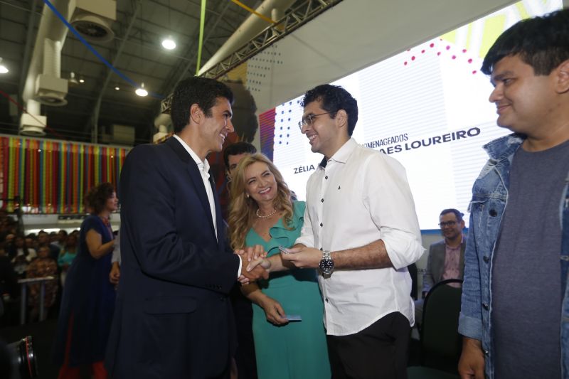 Abertura da Feira do Livro celebra a diversidade e a necessidade de união em prol da Amazônia <div class='credito_fotos'>Foto: Marcelo Seabra / Ag. Pará   |   <a href='/midias/2019/originais/5344_20190824205405__mg_1256.jpg' download><i class='fa-solid fa-download'></i> Download</a></div>