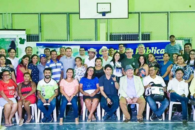 Situado no nordeste paraense, o município de Curuçá aprovou a criação de três Unidades de Conservação da Natureza municipais, mediante o apoio técnico do Governo do Estado, através do Instituto de Desenvolvimento Florestal e da Biodiversidade do Estado do Pará (Ideflor-Bio). Com isso, a prefeitura local e o governo irão garantir a preservação do Lago Rio Quente, do igarapé Rancho Fundo, das nascentes, manguezais e espécies da fauna e flora da região. <div class='credito_fotos'>Foto: ASCOM / IDEFLOR   |   <a href='/midias/2019/originais/5351_img-20190826-wa0022.jpg' download><i class='fa-solid fa-download'></i> Download</a></div>