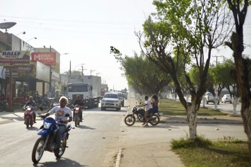 Desde segunda-feira (25), um centro de operações foi instalado no Comando Militar do Norte para planejar, executar e monitorar as ações empregadas, a fim de conter e evitar novos focos de incêndio e desmatamentos ilegais. Ao todo, cerca de 46 militares do 52º BIS, estão em São Félix do Xingu para integrar a operação. <div class='credito_fotos'>Foto: KLEBERSON SANTOS / AG. PARÁ   |   <a href='/midias/2019/originais/5360_whatsappimage2019-08-28at11.54.19.jpg' download><i class='fa-solid fa-download'></i> Download</a></div>