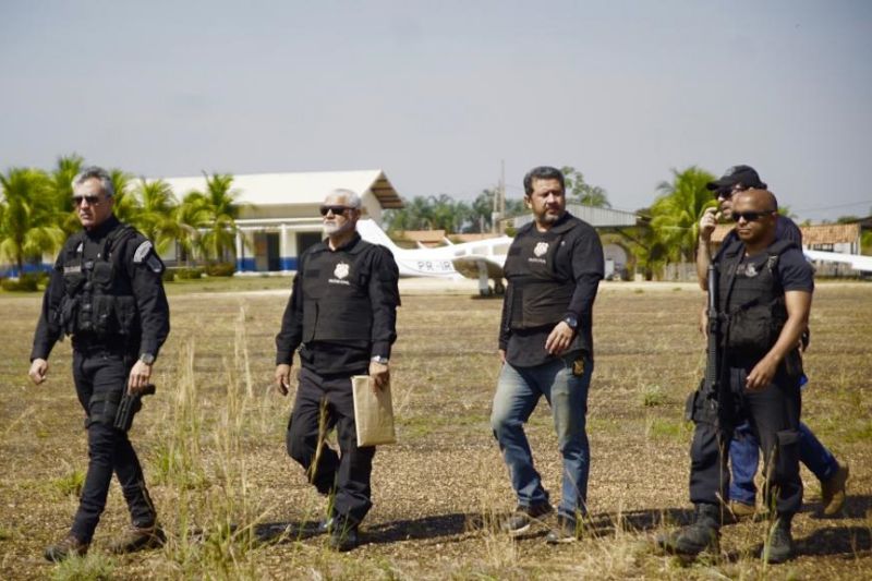 Desde segunda-feira (25), um centro de operações foi instalado no Comando Militar do Norte para planejar, executar e monitorar as ações empregadas, a fim de conter e evitar novos focos de incêndio e desmatamentos ilegais. Ao todo, cerca de 46 militares do 52º BIS, estão em São Félix do Xingu para integrar a operação. <div class='credito_fotos'>Foto: KLEBERSON SANTOS / AG. PARÁ   |   <a href='/midias/2019/originais/5360_whatsappimage2019-08-28at11.54.2413.jpg' download><i class='fa-solid fa-download'></i> Download</a></div>