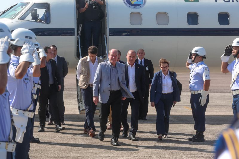 Governadores da Amazônia Oriental se reúnem, neste momento, com uma comitiva formada por ministros e coordenada pelo chefe da Casa Civil, Onyx Lorenzoni, realizada no Hangar Centro de Convenções da Amazônia.  <div class='credito_fotos'>Foto: Marco Santos / Ag. Pará   |   <a href='/midias/2019/originais/5395__s013521.jpg' download><i class='fa-solid fa-download'></i> Download</a></div>