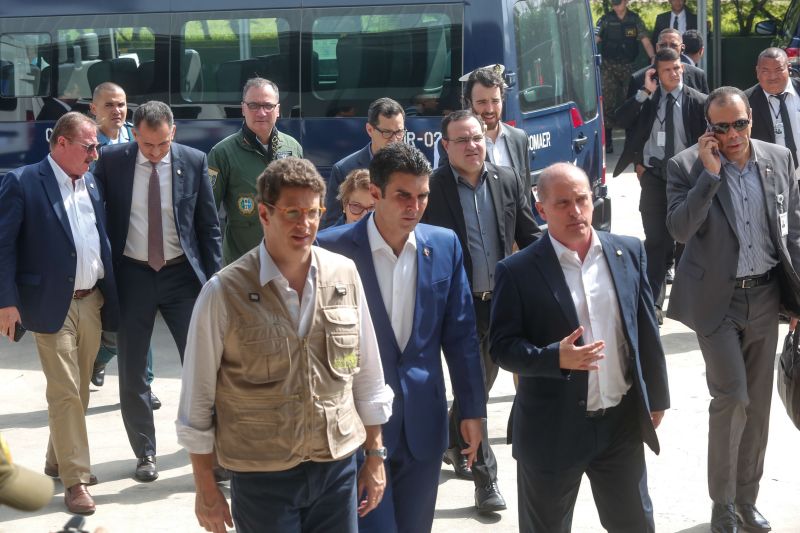 Governadores da Amazônia Oriental se reúnem, neste momento, com uma comitiva formada por ministros e coordenada pelo chefe da Casa Civil, Onyx Lorenzoni, realizada no Hangar Centro de Convenções da Amazônia.  <div class='credito_fotos'>Foto: Marco Santos / Ag. Pará   |   <a href='/midias/2019/originais/5395__s013575.jpg' download><i class='fa-solid fa-download'></i> Download</a></div>