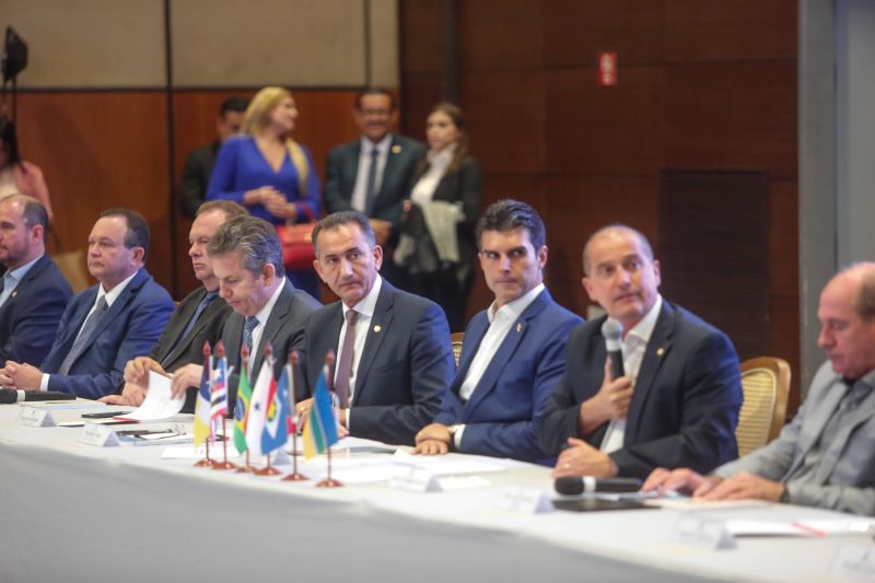 Governadores da Amazônia Oriental se reúnem, neste momento, com uma comitiva formada por ministros e coordenada pelo chefe da Casa Civil, Onyx Lorenzoni, realizada no Hangar Centro de Convenções da Amazônia.  <div class='credito_fotos'>Foto: Marco Santos / Ag. Pará   |   <a href='/midias/2019/originais/5395__s013719.jpg' download><i class='fa-solid fa-download'></i> Download</a></div>