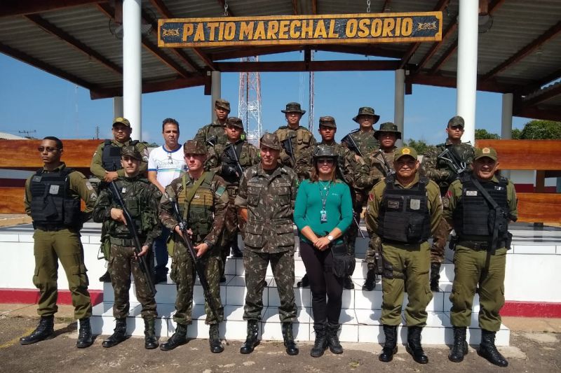 Mais de 2.300 metros de malhadeiras irregulares, arpões, armadilhas para pássaros, armas de fogo, motosserras, gaiolas e outros apetrechos utilizados na prática de crimes  ambientais, como pesca predatória, desmatamento e caça, foram apreendidos na região do Mosaico Lago de Tucuruí, no sudeste paraense.  <div class='credito_fotos'>Foto: ASCOM / IDEFLOR-BIO   |   <a href='/midias/2019/originais/5398_acaointegrada2.jpg' download><i class='fa-solid fa-download'></i> Download</a></div>