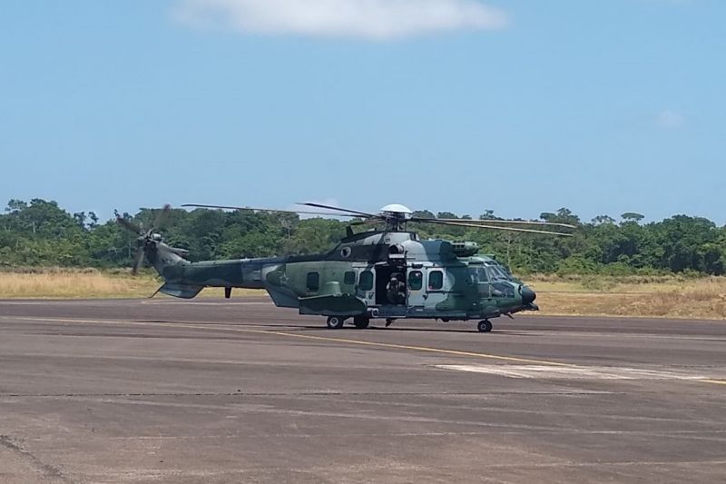 Mais de 2.300 metros de malhadeiras irregulares, arpões, armadilhas para pássaros, armas de fogo, motosserras, gaiolas e outros apetrechos utilizados na prática de crimes  ambientais, como pesca predatória, desmatamento e caça, foram apreendidos na região do Mosaico Lago de Tucuruí, no sudeste paraense.  <div class='credito_fotos'>Foto: ASCOM / IDEFLOR-BIO   |   <a href='/midias/2019/originais/5398_aeronaveexercito.jpg' download><i class='fa-solid fa-download'></i> Download</a></div>