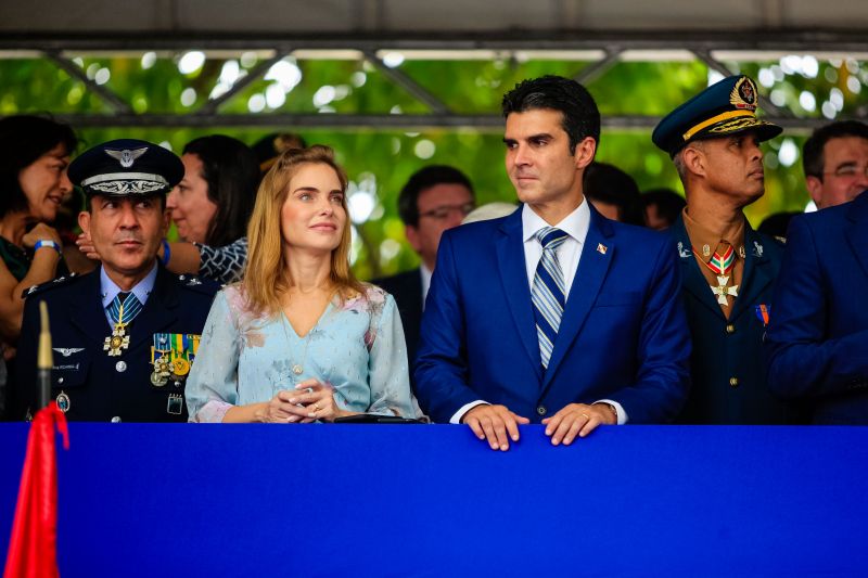 Mais de 4,5 mil pessoas, entre homens e mulheres de tropas federais, estaduais, municipais e grupamentos não institucionais desfilaram pela Avenida Presidente Vargas, neste sábado (7), em Belém, pelo Dia da Independência do Brasil.  <div class='credito_fotos'>Foto: Bruno Cecim / Ag.Pará   |   <a href='/midias/2019/originais/5413__j1o0519.jpg' download><i class='fa-solid fa-download'></i> Download</a></div>