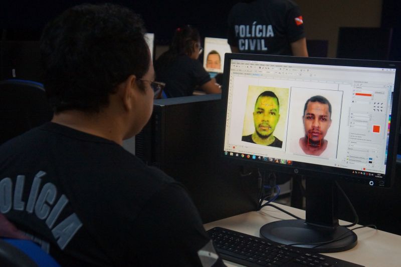 Papiloscopistas policiais da capital e do interior do Pará participam até a próxima sexta-feira (13), do Curso de Atualização em Perícias de Imagens, promovido em parceria pela Academia da Polícia Civil (Acadepol) e Diretoria de Identificação "Enéas Martins" (Didem). As aulas são realizadas no sala do Telecentro, na sede da Delegacia-Geral, em Belém. <div class='credito_fotos'>Foto: Ascom / Polícia Civil   |   <a href='/midias/2019/originais/5427_dsc00765.jpg' download><i class='fa-solid fa-download'></i> Download</a></div>