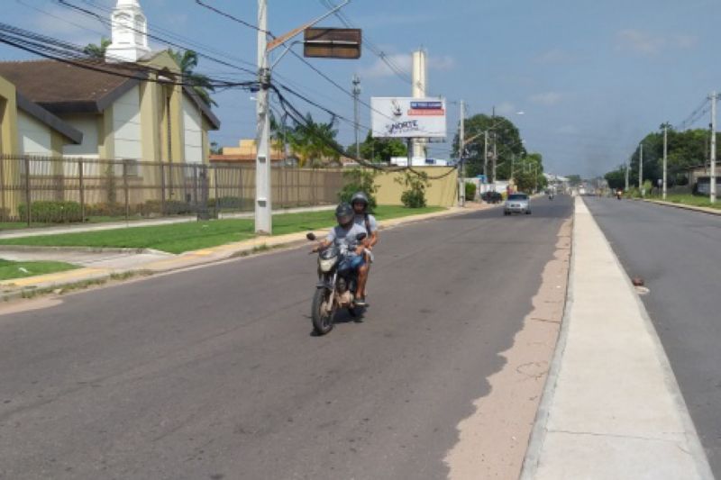 Cerca de 500 mil pessoas serão beneficiadas, direta ou indiretamente, com as obras de duplicação da Rua Yamada/Rodovia Tapanã, em Belém, retomadas este ano pelo Governo do Pará. <div class='credito_fotos'>Foto: ASCOM NGTM   |   <a href='/midias/2019/originais/5428_yamadatapana6.jpg' download><i class='fa-solid fa-download'></i> Download</a></div>