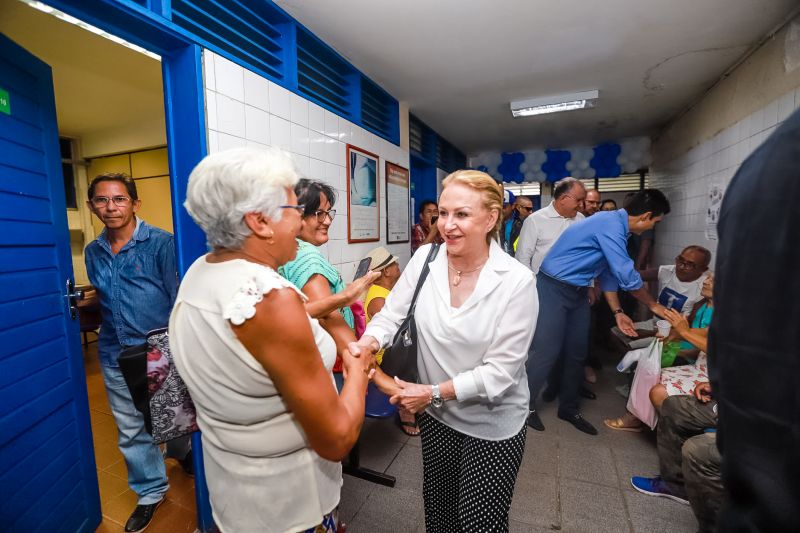 O governador do Pará, Helder Barbalho, e o secretário estadual de Saúde do Pará, Alberto Beltrame, lançaram oficialmente, nesta sexta-feira (27), em Belém, a Campanha Vacinação contra o Sarampo, que foi antecipada especialmente no Estado para resgatar a cobertura vacinal contra a doença e assim aumentar a proteção da população paraense. <div class='credito_fotos'>Foto: Marco Santos / Ag. Pará   |   <a href='/midias/2019/originais/5502_antecipacaodevacinacontraosarampo-fotomarcosantos-20.jpg' download><i class='fa-solid fa-download'></i> Download</a></div>