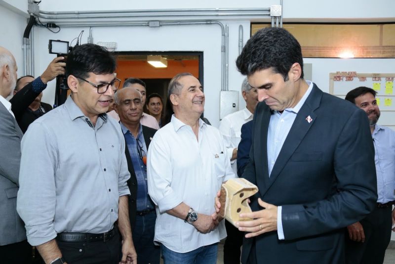 Gov. Helder Barbalho faz visita ao Parque de Ciência e Tecnologia / PCT - GUAMÁ <div class='credito_fotos'>Foto: Ricardo Amanajás / Ag. Pará   |   <a href='/midias/2019/originais/5536_1de5949e-486c-a9f6-8730-f1ba3181a950.jpg' download><i class='fa-solid fa-download'></i> Download</a></div>