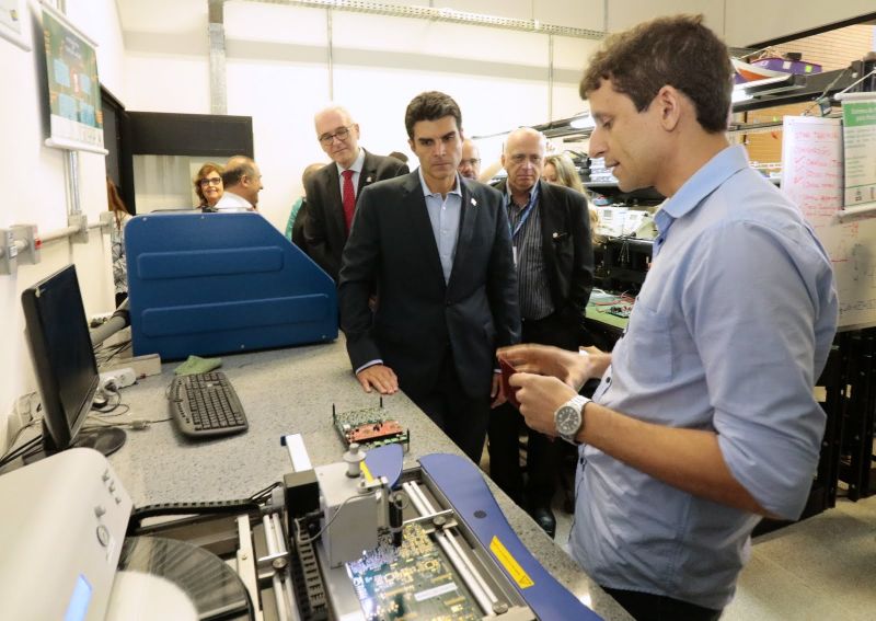 Gov. Helder Barbalho faz visita ao Parque de Ciência e Tecnologia / PCT - GUAMÁ <div class='credito_fotos'>Foto: Ricardo Amanajás / Ag. Pará   |   <a href='/midias/2019/originais/5536_23cd6eb2-9d87-8c6d-2021-b05c0d7e9ece.jpg' download><i class='fa-solid fa-download'></i> Download</a></div>