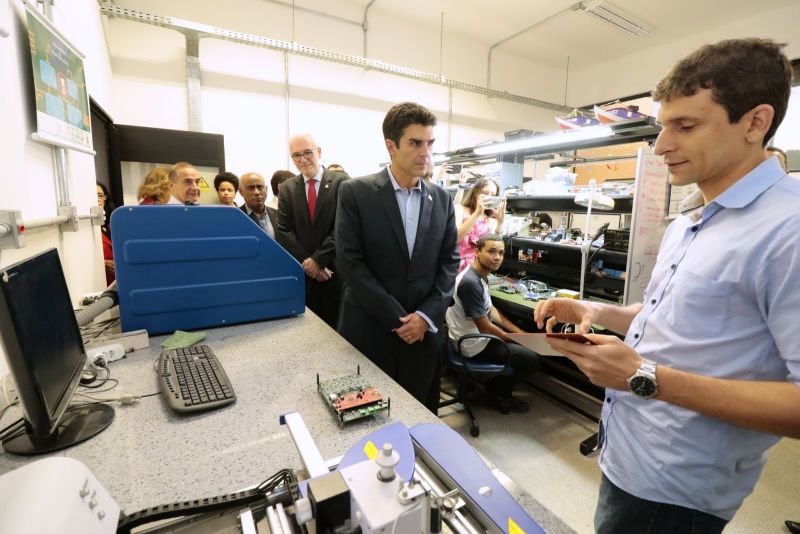 Gov. Helder Barbalho faz visita ao Parque de Ciência e Tecnologia / PCT - GUAMÁ <div class='credito_fotos'>Foto: Ricardo Amanajás / Ag. Pará   |   <a href='/midias/2019/originais/5536_33c820d3-5db4-8fe0-5669-04500ee3b595.jpg' download><i class='fa-solid fa-download'></i> Download</a></div>