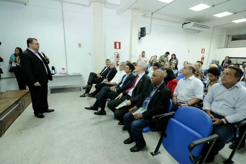 Gov. Helder Barbalho faz visita ao Parque de Ciência e Tecnologia / PCT - GUAMÁ <div class='credito_fotos'>Foto: Ricardo Amanajás / Ag. Pará   |   <a href='/midias/2019/originais/5536_408eb332-58fb-129e-0a95-f90bba979e96.jpg' download><i class='fa-solid fa-download'></i> Download</a></div>