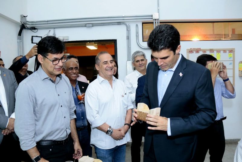 Gov. Helder Barbalho faz visita ao Parque de Ciência e Tecnologia / PCT - GUAMÁ <div class='credito_fotos'>Foto: Ricardo Amanajás / Ag. Pará   |   <a href='/midias/2019/originais/5536_44d8a05f-8b54-fdbc-1013-d0e614af272a.jpg' download><i class='fa-solid fa-download'></i> Download</a></div>