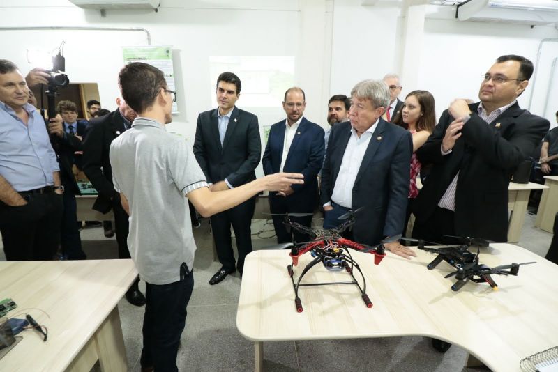 Gov. Helder Barbalho faz visita ao Parque de Ciência e Tecnologia / PCT - GUAMÁ <div class='credito_fotos'>Foto: Ricardo Amanajás / Ag. Pará   |   <a href='/midias/2019/originais/5536_63896314-442f-d3e1-efad-0d3965616596.jpg' download><i class='fa-solid fa-download'></i> Download</a></div>