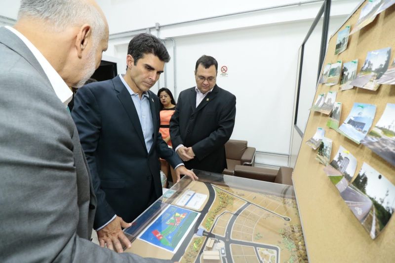 Gov. Helder Barbalho faz visita ao Parque de Ciência e Tecnologia / PCT - GUAMÁ <div class='credito_fotos'>Foto: Ricardo Amanajás / Ag. Pará   |   <a href='/midias/2019/originais/5536_73e1e6f2-0410-7e12-904b-c622d063e7f7.jpg' download><i class='fa-solid fa-download'></i> Download</a></div>