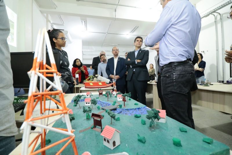 Gov. Helder Barbalho faz visita ao Parque de Ciência e Tecnologia / PCT - GUAMÁ <div class='credito_fotos'>Foto: Ricardo Amanajás / Ag. Pará   |   <a href='/midias/2019/originais/5536_77a75fc8-e577-f13a-8bde-15f45bb25abd.jpg' download><i class='fa-solid fa-download'></i> Download</a></div>