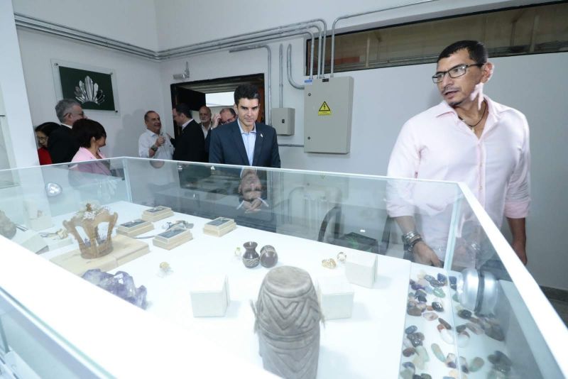 Gov. Helder Barbalho faz visita ao Parque de Ciência e Tecnologia / PCT - GUAMÁ <div class='credito_fotos'>Foto: Ricardo Amanajás / Ag. Pará   |   <a href='/midias/2019/originais/5536_79e6ada9-dca9-a11d-9967-73ff273746f6.jpg' download><i class='fa-solid fa-download'></i> Download</a></div>