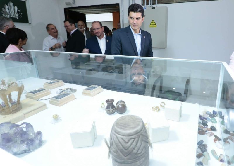 Gov. Helder Barbalho faz visita ao Parque de Ciência e Tecnologia / PCT - GUAMÁ <div class='credito_fotos'>Foto: Ricardo Amanajás / Ag. Pará   |   <a href='/midias/2019/originais/5536_84225b51-6551-9fb4-36ec-30ce0d29979b.jpg' download><i class='fa-solid fa-download'></i> Download</a></div>