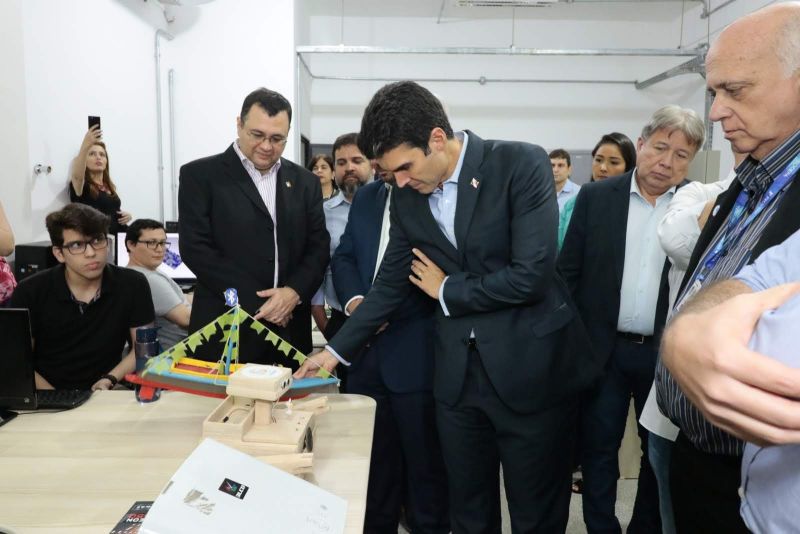 Gov. Helder Barbalho faz visita ao Parque de Ciência e Tecnologia / PCT - GUAMÁ <div class='credito_fotos'>Foto: Ricardo Amanajás / Ag. Pará   |   <a href='/midias/2019/originais/5536_96f190ff-32c8-082f-f157-d6c0986f98f0.jpg' download><i class='fa-solid fa-download'></i> Download</a></div>