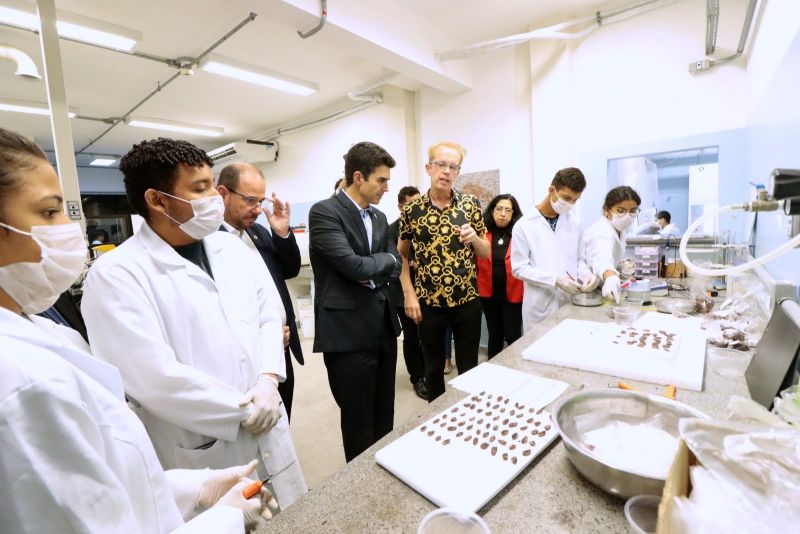 Gov. Helder Barbalho faz visita ao Parque de Ciência e Tecnologia / PCT - GUAMÁ <div class='credito_fotos'>Foto: Ricardo Amanajás / Ag. Pará   |   <a href='/midias/2019/originais/5536_99a9fd7e-f9b5-b283-209d-d6f8c4d6061d.jpg' download><i class='fa-solid fa-download'></i> Download</a></div>