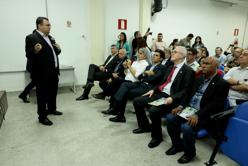 Gov. Helder Barbalho faz visita ao Parque de Ciência e Tecnologia / PCT - GUAMÁ <div class='credito_fotos'>Foto: Ricardo Amanajás / Ag. Pará   |   <a href='/midias/2019/originais/5536_acd93da1-d123-b6ac-b4fd-147434c27bed.jpg' download><i class='fa-solid fa-download'></i> Download</a></div>