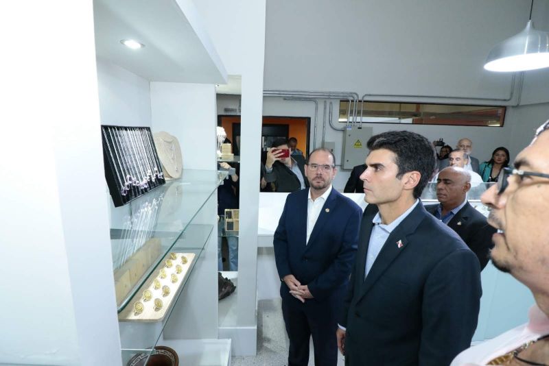 Gov. Helder Barbalho faz visita ao Parque de Ciência e Tecnologia / PCT - GUAMÁ <div class='credito_fotos'>Foto: Ricardo Amanajás / Ag. Pará   |   <a href='/midias/2019/originais/5536_ad406c6f-4713-18ca-e297-8d85c7f4b9e0.jpg' download><i class='fa-solid fa-download'></i> Download</a></div>