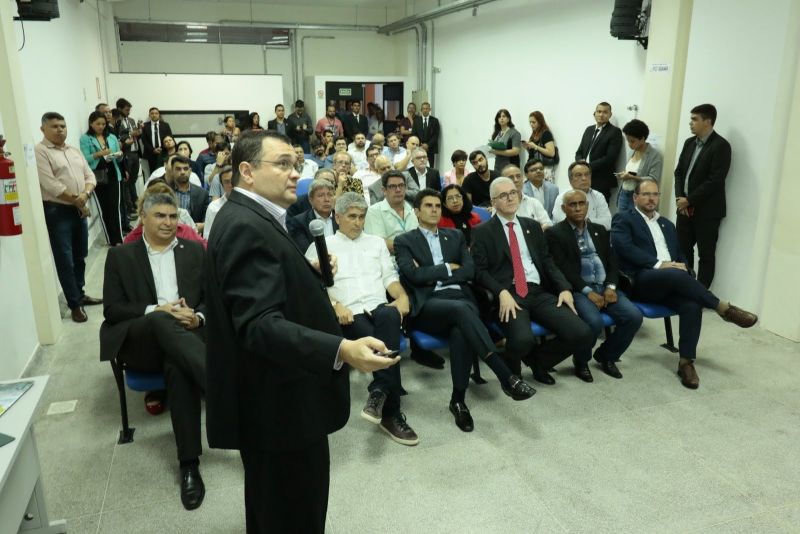 Gov. Helder Barbalho faz visita ao Parque de Ciência e Tecnologia / PCT - GUAMÁ <div class='credito_fotos'>Foto: Ricardo Amanajás / Ag. Pará   |   <a href='/midias/2019/originais/5536_c10cec3a-51c9-1199-2778-37f0e4d97d6c.jpg' download><i class='fa-solid fa-download'></i> Download</a></div>