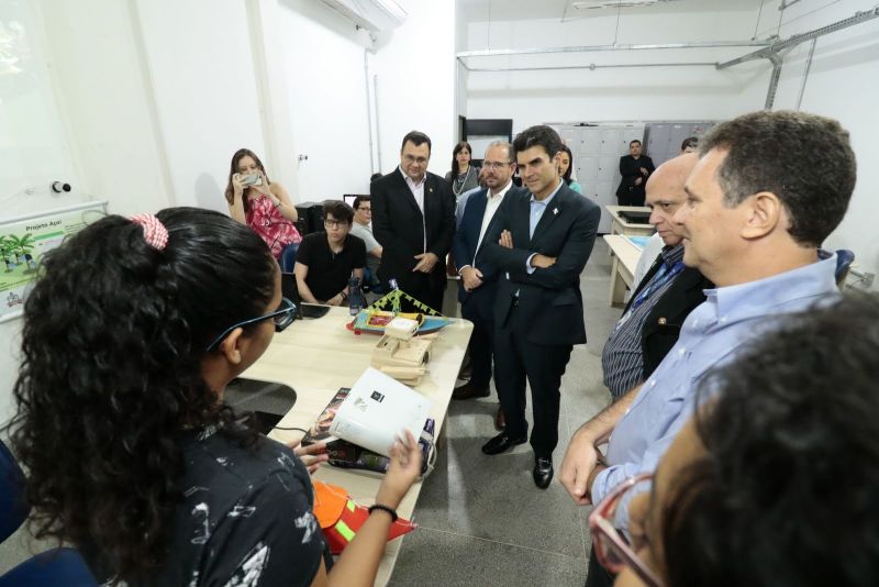 Gov. Helder Barbalho faz visita ao Parque de Ciência e Tecnologia / PCT - GUAMÁ <div class='credito_fotos'>Foto: Ricardo Amanajás / Ag. Pará   |   <a href='/midias/2019/originais/5536_c2fb45f8-7748-bca3-5ce5-7b6a1e798597.jpg' download><i class='fa-solid fa-download'></i> Download</a></div>