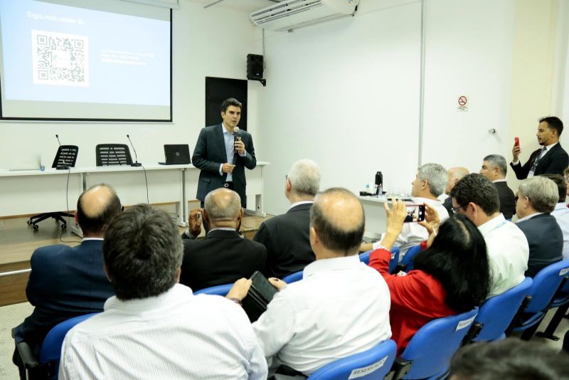 Gov. Helder Barbalho faz visita ao Parque de Ciência e Tecnologia / PCT - GUAMÁ <div class='credito_fotos'>Foto: Ricardo Amanajás / Ag. Pará   |   <a href='/midias/2019/originais/5536_c40947b5-fb7e-4015-d29d-445e297444ad.jpg' download><i class='fa-solid fa-download'></i> Download</a></div>