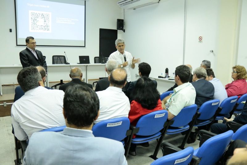 Gov. Helder Barbalho faz visita ao Parque de Ciência e Tecnologia / PCT - GUAMÁ <div class='credito_fotos'>Foto: Ricardo Amanajás / Ag. Pará   |   <a href='/midias/2019/originais/5536_ce9bccb7-b14d-d3be-1dc6-a558f795e5a8.jpg' download><i class='fa-solid fa-download'></i> Download</a></div>