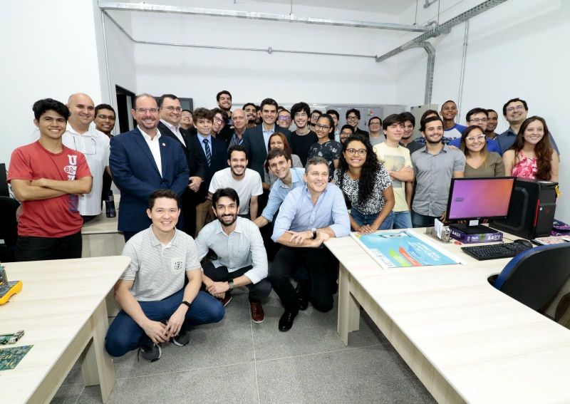 Gov. Helder Barbalho faz visita ao Parque de Ciência e Tecnologia / PCT - GUAMÁ <div class='credito_fotos'>Foto: Ricardo Amanajás / Ag. Pará   |   <a href='/midias/2019/originais/5536_d9f316ce-a782-9dd5-3429-04d317b45743.jpg' download><i class='fa-solid fa-download'></i> Download</a></div>