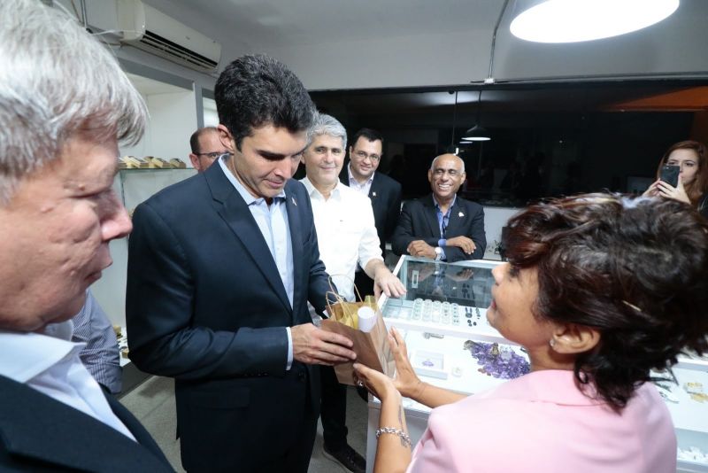 Gov. Helder Barbalho faz visita ao Parque de Ciência e Tecnologia / PCT - GUAMÁ <div class='credito_fotos'>Foto: Ricardo Amanajás / Ag. Pará   |   <a href='/midias/2019/originais/5536_de17408e-6840-df2e-1e38-83e76167dfcf.jpg' download><i class='fa-solid fa-download'></i> Download</a></div>