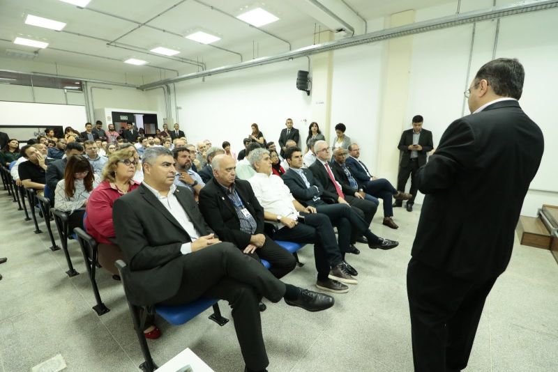 Gov. Helder Barbalho faz visita ao Parque de Ciência e Tecnologia / PCT - GUAMÁ <div class='credito_fotos'>Foto: Ricardo Amanajás / Ag. Pará   |   <a href='/midias/2019/originais/5536_dea4a27b-38e0-fcc4-d1bd-aaad5324ff22.jpg' download><i class='fa-solid fa-download'></i> Download</a></div>