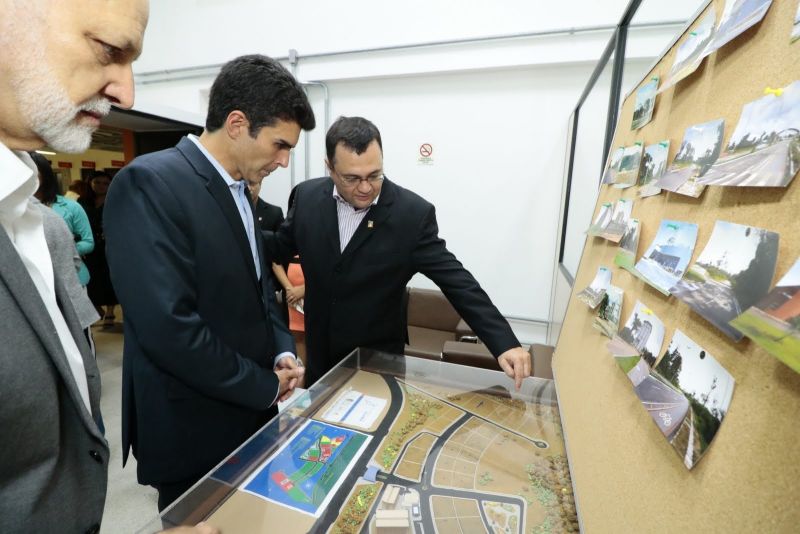 Gov. Helder Barbalho faz visita ao Parque de Ciência e Tecnologia / PCT - GUAMÁ <div class='credito_fotos'>Foto: Ricardo Amanajás / Ag. Pará   |   <a href='/midias/2019/originais/5536_e8a341d3-06cb-e11d-49d8-fea461f70d4d.jpg' download><i class='fa-solid fa-download'></i> Download</a></div>