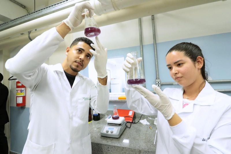 Gov. Helder Barbalho faz visita ao Parque de Ciência e Tecnologia / PCT - GUAMÁ <div class='credito_fotos'>Foto: Ricardo Amanajás / Ag. Pará   |   <a href='/midias/2019/originais/5536_f2057139-57db-65d3-f268-6c5fd2a6fb6f.jpg' download><i class='fa-solid fa-download'></i> Download</a></div>