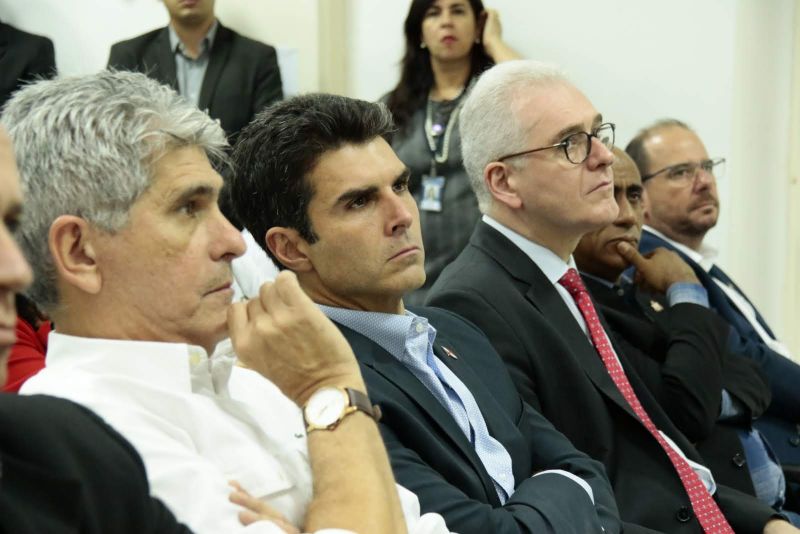 Gov. Helder Barbalho faz visita ao Parque de Ciência e Tecnologia / PCT - GUAMÁ <div class='credito_fotos'>Foto: Ricardo Amanajás / Ag. Pará   |   <a href='/midias/2019/originais/5536_fcfcb7ae-3220-6ec1-c137-e28a685c0917.jpg' download><i class='fa-solid fa-download'></i> Download</a></div>