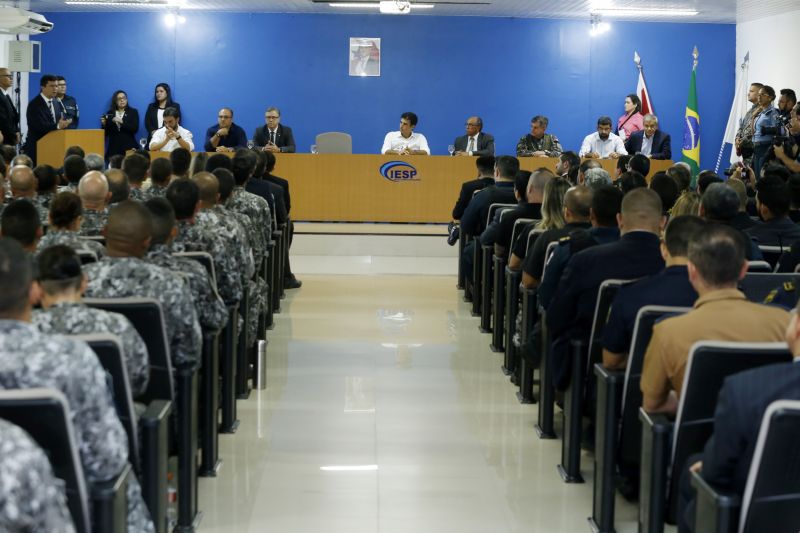  segundo compromisso da visita do ministro Sérgio Moro a Belém, na tarde desta segunda-feira (7), foi uma visita ao Instituto de Ensino de Segurança Pública do Pará (Iesp), no município de Marituba. <div class='credito_fotos'>Foto: Marcelo Seabra / Ag. Pará   |   <a href='/midias/2019/originais/5548_227efdda-2d1c-1e4b-58fc-f3714a4c02ee.jpg' download><i class='fa-solid fa-download'></i> Download</a></div>