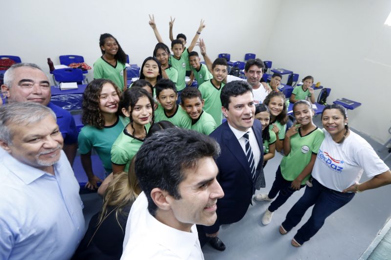  segundo compromisso da visita do ministro Sérgio Moro a Belém, na tarde desta segunda-feira (7), foi uma visita ao Instituto de Ensino de Segurança Pública do Pará (Iesp), no município de Marituba. <div class='credito_fotos'>Foto: Marcelo Seabra / Ag. Pará   |   <a href='/midias/2019/originais/5548_b3fd6cc1-2357-f630-a506-8d825e31a2f9.jpg' download><i class='fa-solid fa-download'></i> Download</a></div>