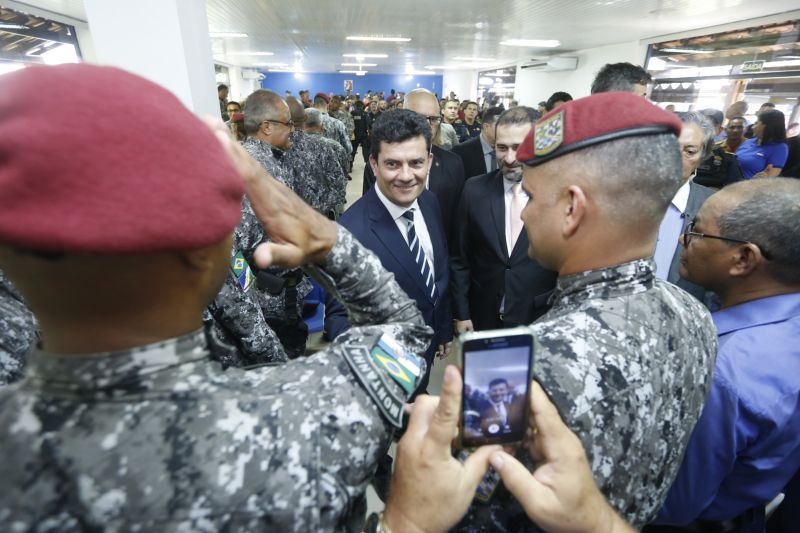  segundo compromisso da visita do ministro Sérgio Moro a Belém, na tarde desta segunda-feira (7), foi uma visita ao Instituto de Ensino de Segurança Pública do Pará (Iesp), no município de Marituba. <div class='credito_fotos'>Foto: Marcelo Seabra / Ag. Pará   |   <a href='/midias/2019/originais/5548_ef42e916-0a3c-6905-be82-9f154a4f3072.jpg' download><i class='fa-solid fa-download'></i> Download</a></div>