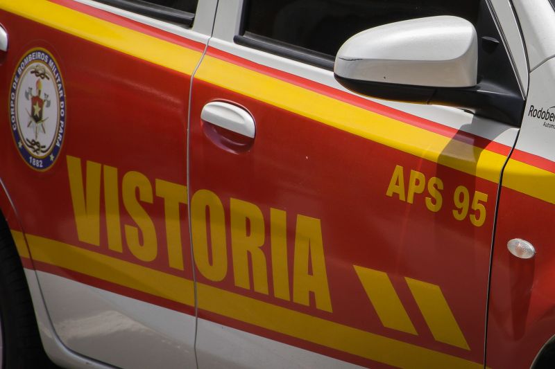 Corpo de Bombeiros faz vistoria ás arquibancadas que receberão os fiéis no Círio de Nazaré. Representantes da Festa do Círio acompanharam o trabalho de vistoria.
Na foto: <div class='credito_fotos'>Foto: Pedro Guerreiro / Ag. Pará   |   <a href='/midias/2019/originais/5549_07816f0c-c2c9-22c1-6ae0-b827f79e4e02.jpg' download><i class='fa-solid fa-download'></i> Download</a></div>